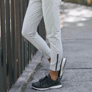 ZYIA Gray Everywhere Zipper Joggers Size small